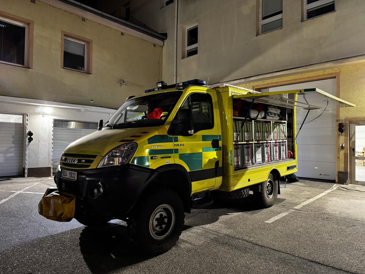 Noční zásah v Mercury: Záchranáři cvičili postup při útoku aktivního střelce